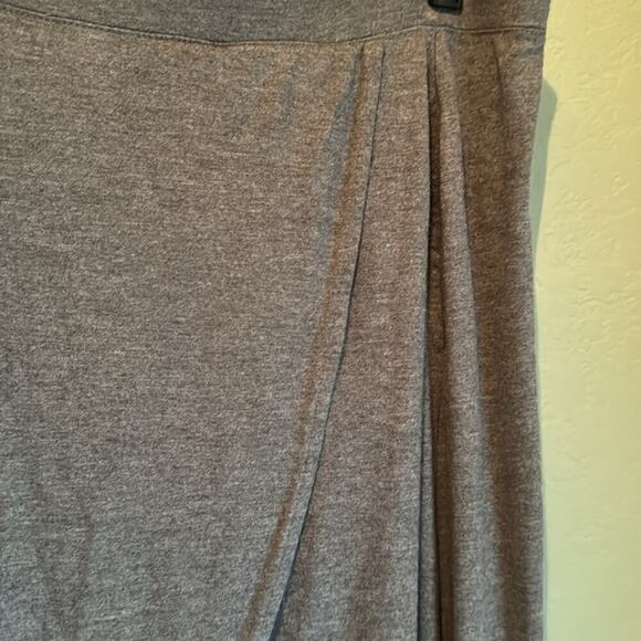 gray Gap skirt - Picture 5 of 6